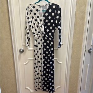 Black and White V-Neck Long Sleeve Sheath Dress